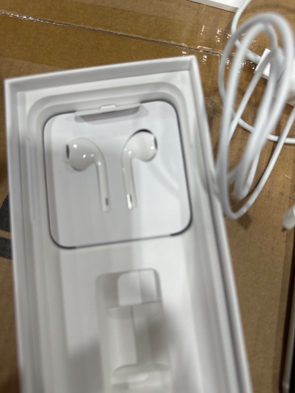 Photo 1 of *unknown if unlocked//NO SIM CARD//POWERS ON** Apple iPhone SE (2020) - 64 GB - White