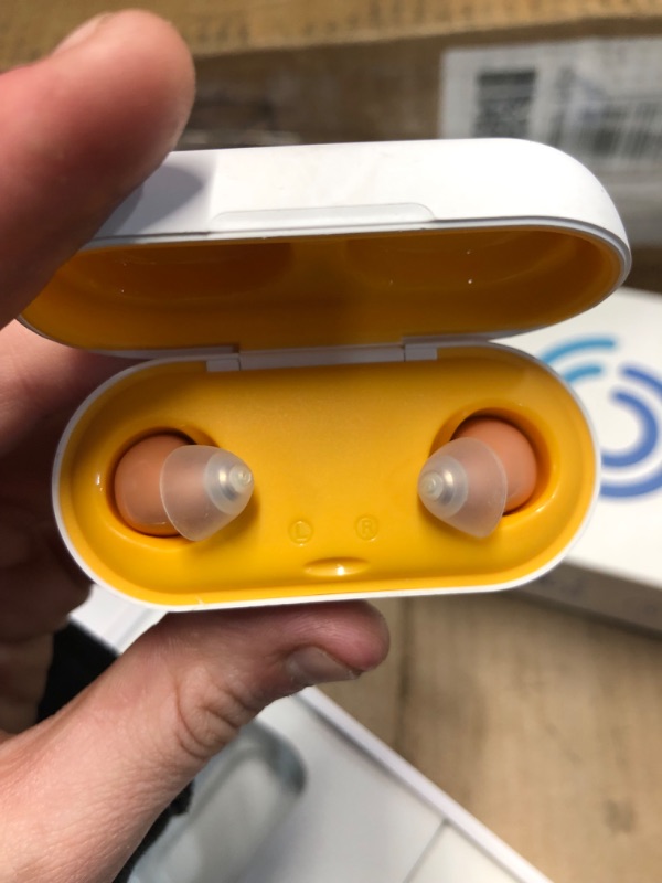 Photo 1 of ***USED - UNABLE TO TEST***
Hearing Aids (Not Amplifiers), Rechargeable Digital Hearing Aids for Seniors with 16-Channel Sound Processing, Noise Cancelling, Invisible Hearing Aid for Adults with Charging Case