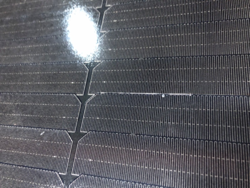 Photo 6 of ***USED - SCRATCHED AND SCRAPED - SEE PICTURES***
Alrska 200 Watt Solar Panel 12 Volt High-Efficiency Shingle-Tech Monocrystalline Module PV Power for Camper, Vehicle Caravan and Other Off-Grid Applications, 200W, Black (1 Pack)