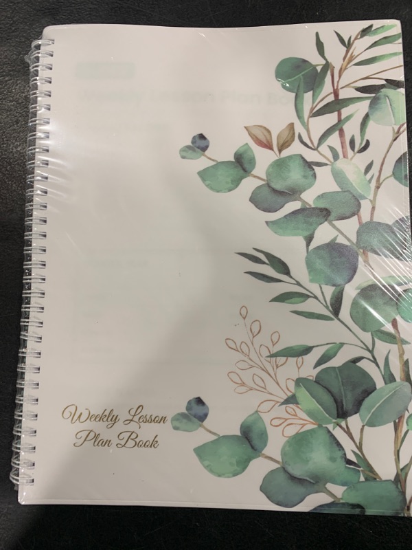 Photo 2 of SUNEE 8 Period Teacher Lesson Plan Book - Days Vertically, Undated Teacher Planner 2024-2025 Academic Year, 8.5x11 Inch, 104 Pages/52 Sheets (40 Weeks), Waterproof Plastic Cover, Back Pocket, Leaf