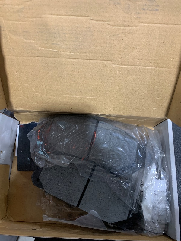 Photo 1 of Raybestos Premium Raybestos Element3 EHT™ Replacement Front Brake Pad Set for 2014-2021 Jeep Cherokee Model Years (EHT1843H)