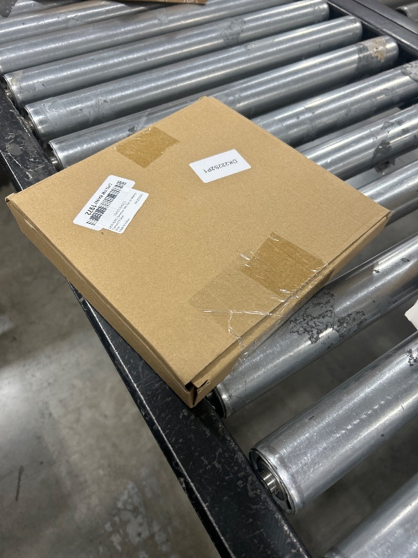 Photo 1 of DERAYEE Christmas Star Tree Topper Lighted, Xmas Tree Topper with Lights Light Up Star Topper for Christmas Tree Decorations Battery Operated 9 Inch