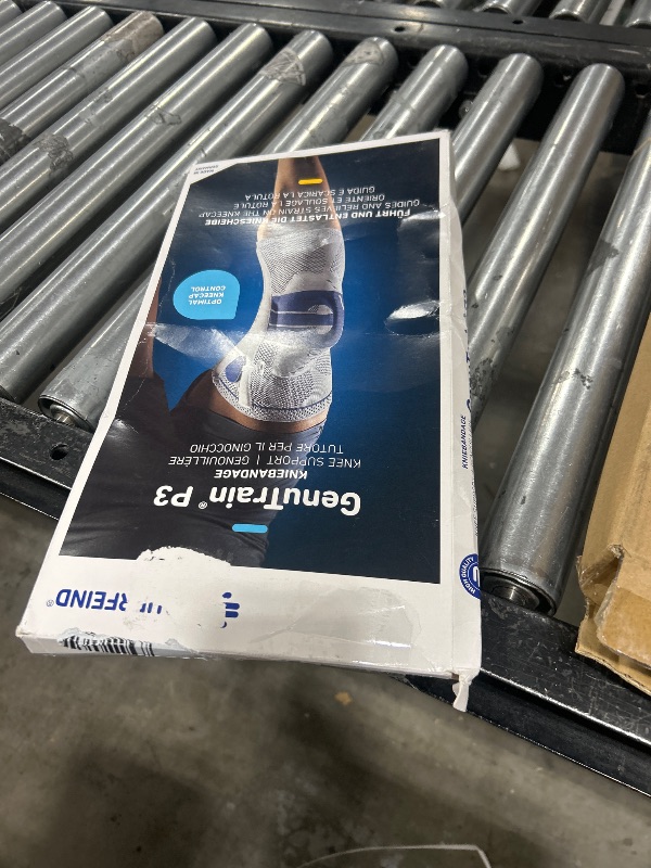 Photo 1 of Bauerfeind - GenuTrain P3 - Patella Knee Support - For Misalignment of the Kneecap - Right Knee - Size 4 - Color Titanium