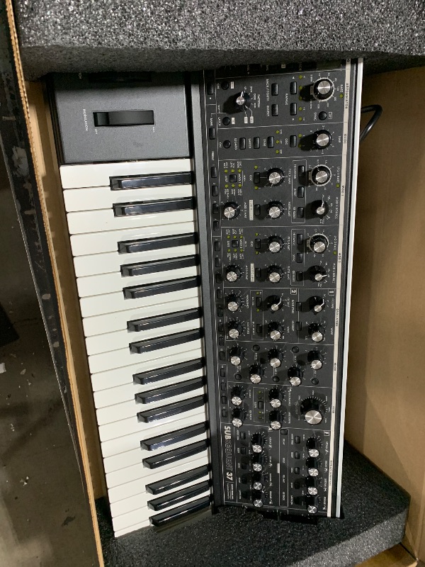 Photo 4 of * MINOR DAMAGES* MOOG Subsequent 37 Paraphonic Analog Synthesizer and MIDI Keyboard with 37 Semi Weighted Keys, Headphone Amp, 256 Presets, Screen and Software Editor