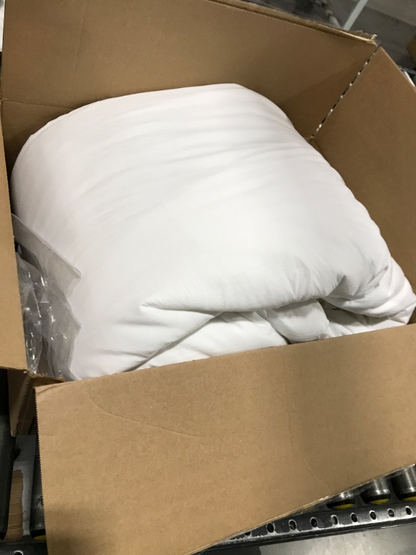 Photo 2 of Bedsure Comforter Duvet Insert - Quilted Comforters Full Size, All Season Duvet, Down Alternative Bedding Comforter with Tabs(White,Full 86"x82")
