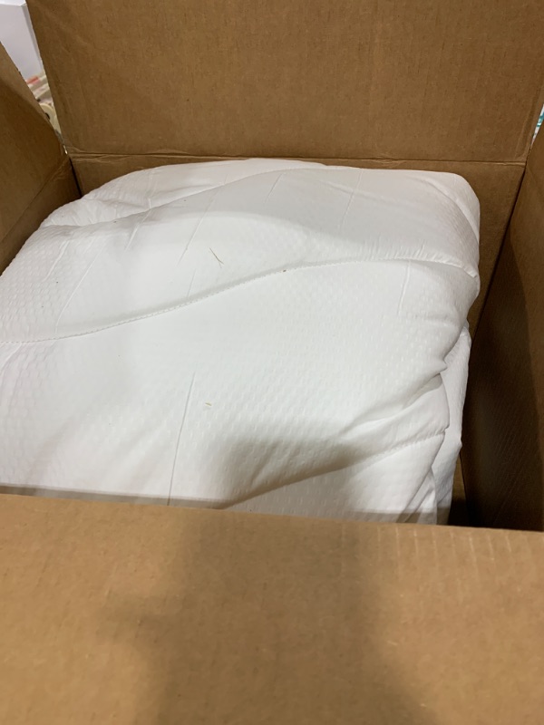 Photo 2 of SLEEP ZONE Cooling Queen Mattress Topper