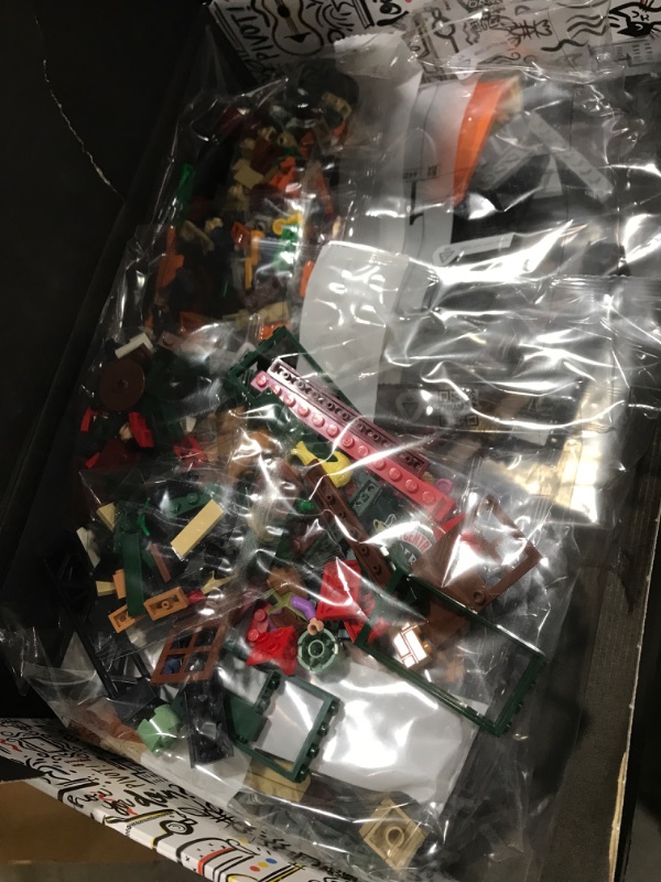 Photo 1 of LEGO Ideas - Friends - Central Perk 21319 (LEGO Hard to Find) (Retiring Soon)
