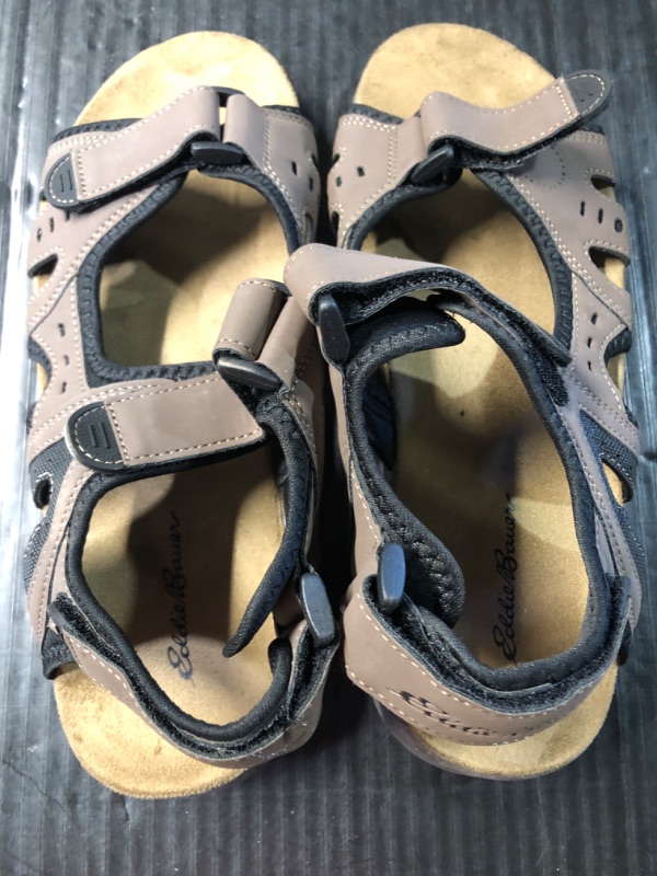 Photo 2 of ***SEE NOTES BEFORE BIDDING***
Eddie Bauer Waldport II Men's River Sandals (size 9)
