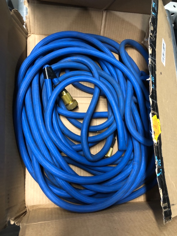 Photo 2 of (HOSE ONLY/ SEE NOTES BEFORE BIDDING)
Expandable Garden Hose, New Patented Water Hose 100ft with 10 Function Spray Nozzle, 40 Layers Innovative Nano Rubber Water Hose, No Kink Leakproof Easy to Move & Store (Blue)