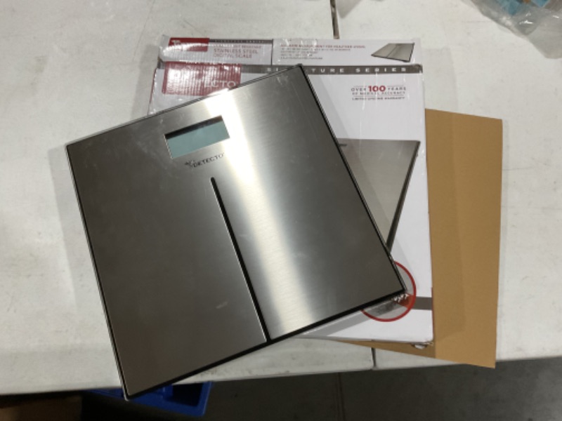 Photo 2 of ***FOR PARTS ONLY***
Detecto D133 Deluxe Modern Stainless Steel Body Weight Bathroom Scale, Digital LCD Display, 400lb Capacity