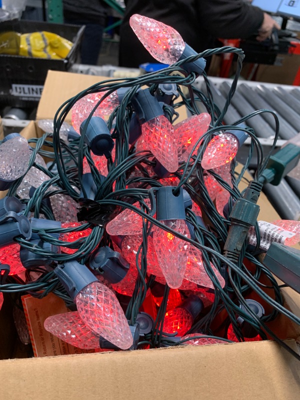 Photo 1 of ***HALF OF STRAND LIGHTS***
Brightown C9 Christmas String Lights Outdoor Led Fairy Lights Faceted Strawberry Lights Extendable UL Certified for Party Holiday Wedding Christmas Indoor Outdoor Decor (C9 Red and Pure White 100Ft)