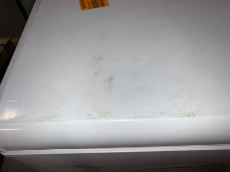 Photo 3 of ***TRUCK  / TRAILER PICK UP*** ***OUTSIDE AND INSIDE SCUFFED / DENTED***
7 cu. ft. Manual Defrost Chest Freezer in White Garage Ready