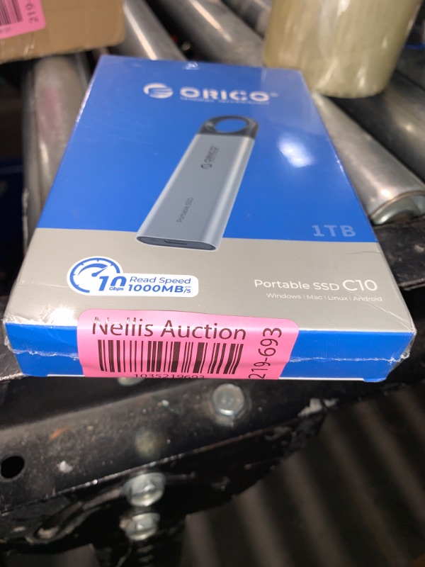 Photo 2 of ***USED***
ORICO 1TB External SSD Up to 1050MB/s, Hanging Hole Design Portable Solid State Drive, USB C&A 2 in 1 Cable, Reliable Storage for Type-C Smartphone, Tablets, Laptops - C10