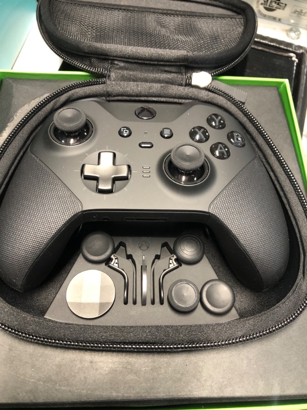 Photo 2 of  Xbox Elite Wireless Controller Series 2 - Black