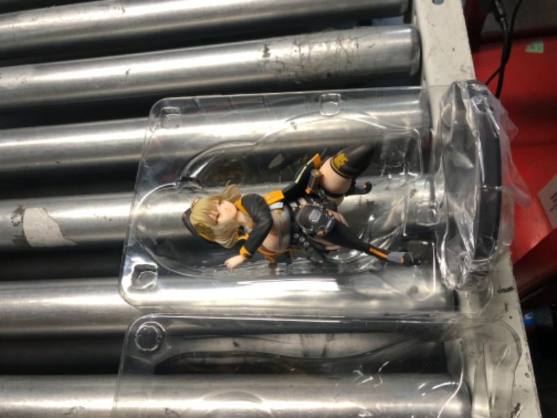 Photo 1 of ** HAND IS BROKE OFF AND MISSING THE GUN**
Ichibansho Figure - Goddess of Victory: Nikke - Anis, Bandai Spirits Collectible Statue