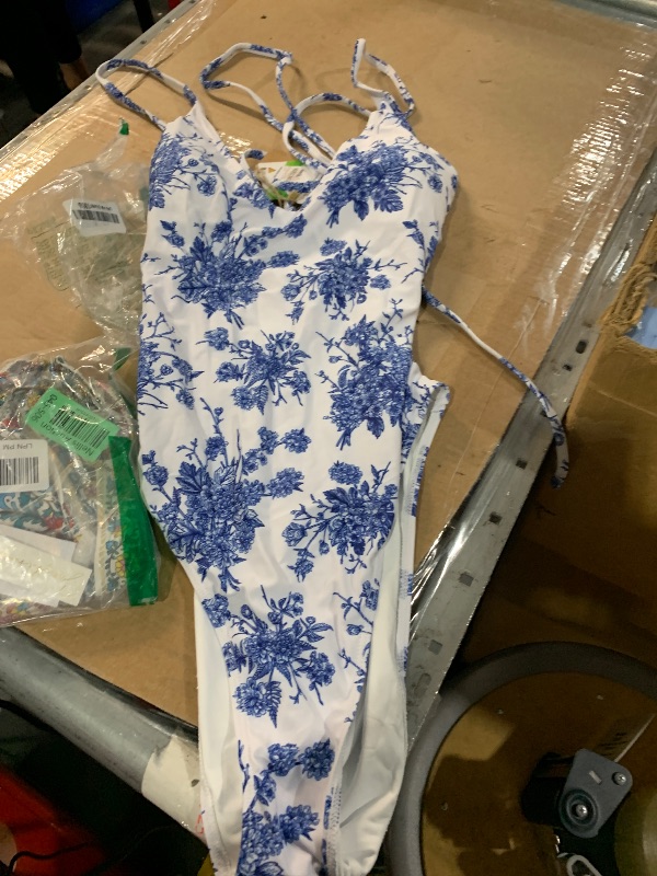 Photo 1 of BERLOOK Women's Retro Floral Drawstring Ruched One-Piece Swimsuit Monokini Blue size.xl