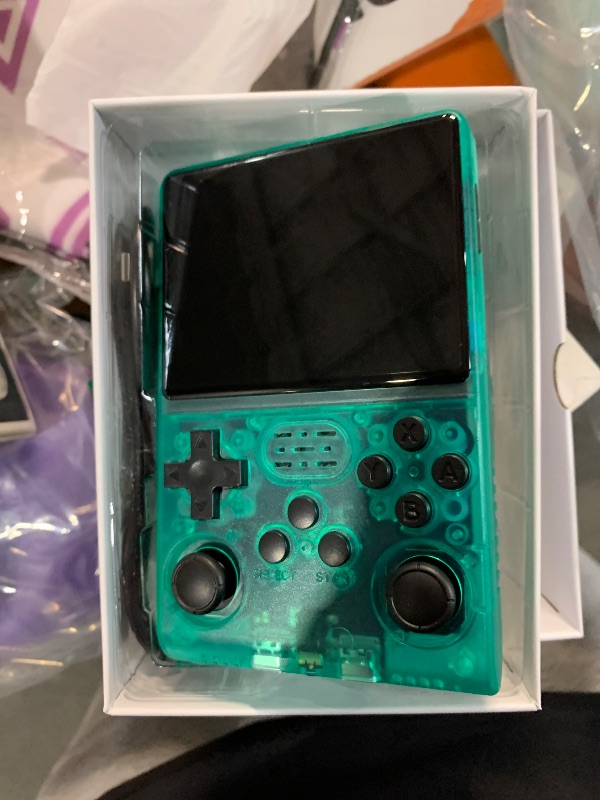 Photo 1 of (PARTS/SCRAP) (NON-FUNCTIONAL) ?30000 in 1? R40S Pro Retro Handheld Game Console, Video Game Console, 3.5 inch IPS Screen, More Than 20 Emulator, 256G TF Card (Green)