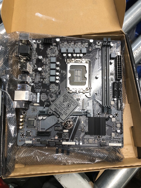 Photo 2 of ***NON REFUNDABLE, PARTS ONLY***GIGABYTE H610M S2H V2 DDR4 (H610/ Intel/LGA 1700/ Micro ATX/ DDR4/ Single M.2/ PCIe 4.0/ USB 3.2 Gen1/ Realtek GbE LAN/Motherboard)