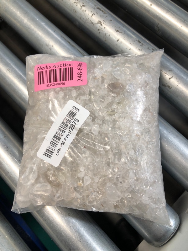 Photo 2 of (READ FULL POST) Landical 5 Lbs Clear Quartz Crystal Chip Bulk Small Crystal Stone Tumbled Gravel Natural Rock Quartz Crushed Stone for Crafts Fish Tank Aquarium Vases Filler Decor Reiki Energy Balancing(White)