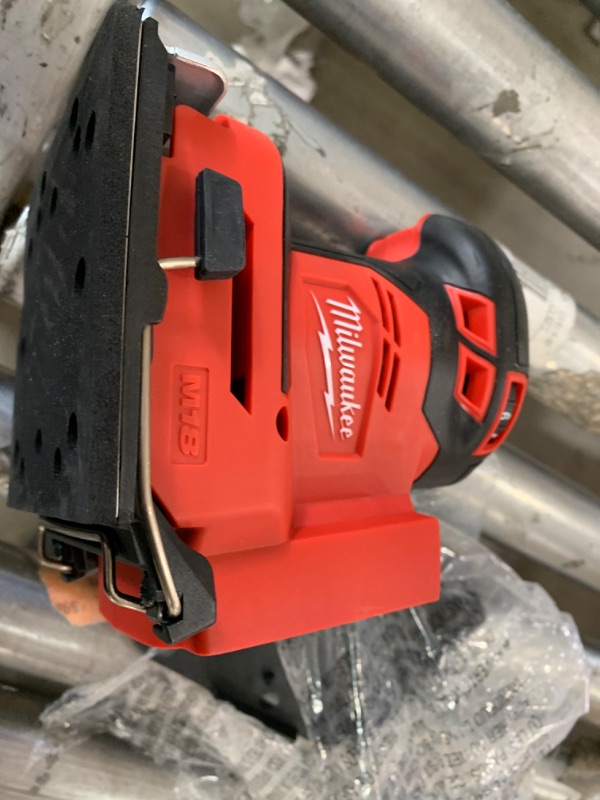 Photo 2 of * MISSING PARTS* Milwaukee 2649-20 M18 18V Lithium-Ion Cordless 1/4 in. Sheet Orbital Sander (Tool-Only)
