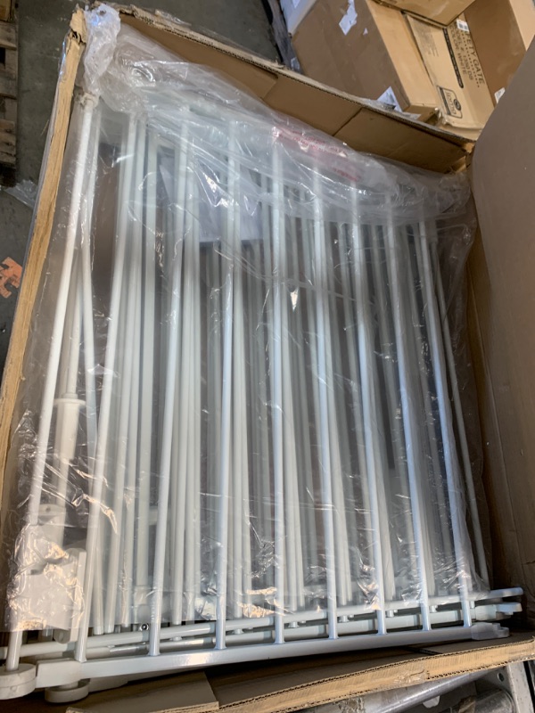 Photo 1 of * MISSING PARTS* Regalo 194-Inch Super Wide Adjustable Baby Gate and Play Yard, 2-In-1, Bonus Kit, 4 Count (Pack of 1)
