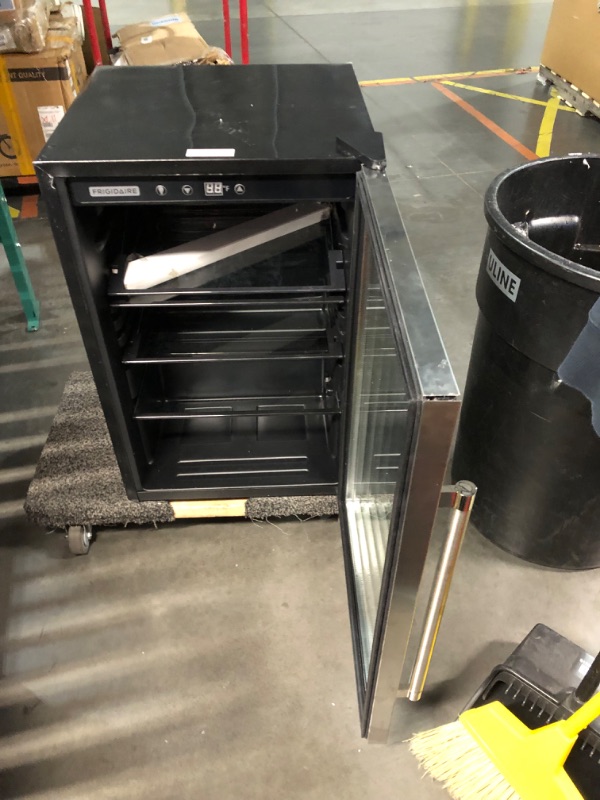 Photo 7 of ***NONREFUNDABLE - THIS SALE FINAL -  PARTS ONLY - SEE COMMENTS***
Frigidaire EFMIS155 Beverage Center-126 Cans-Full Stainless Steel, 126-CAN, Stainless, 4.4 cu.ft