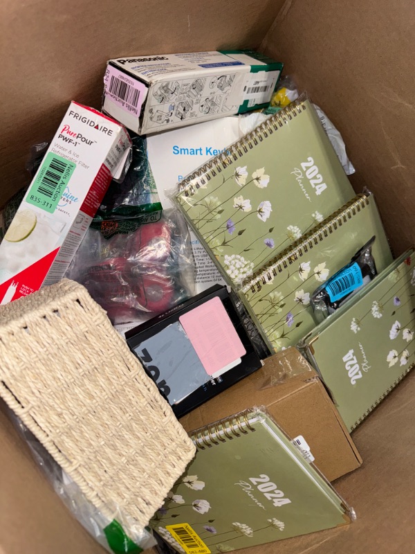 Photo 1 of *NON-REFUNDABLE//USED ITEMS** MIX OF ASSORTED BULK ITEMS