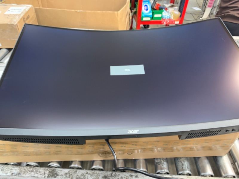 Photo 2 of Acer EI322QUR Pbmiippx 31.5" 1500R Curved WQHD 2560 x 1440 Gaming Monitor | AMD FreeSync Premium Pro Up to 165Hz Refresh Rate 1ms VRB VESA DisplayHDR 400 2 Display Ports & HDMI 2.0