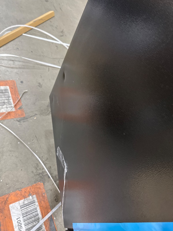 Photo 1 of Kenmore 30 in. 18.2 cu. ft. Capacity Refrigerator/Freezer with Adjustable Glass Shelving