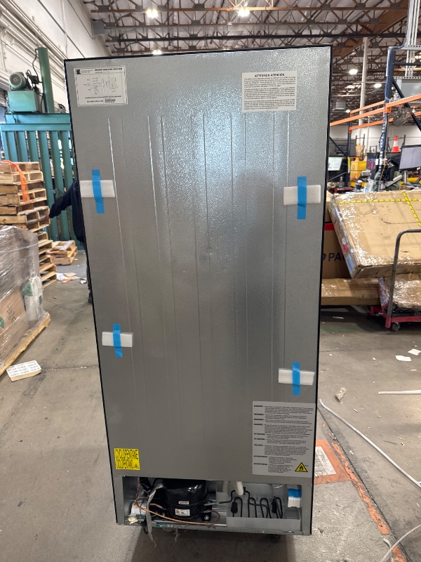 Photo 1 of Kenmore 30 in. 18.2 cu. ft. Capacity Refrigerator/Freezer with Adjustable Glass Shelving