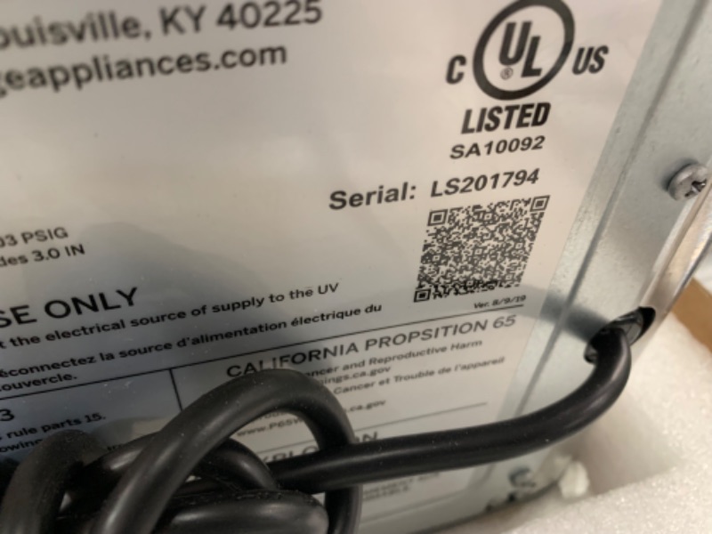 Photo 9 of ***DAMAGED - DENTED - POWERS ON - UNABLE TO TEST FURTHER***
GE Profile Opal 2.0 with 0.75 Gallon Tank, Chewable Crunchable Countertop Nugget Ice Maker, Scoop included, 38 lbs in 24 hours, Pellet Ice Machine with WiFi & Smart Connected, Stainless Steel Opa