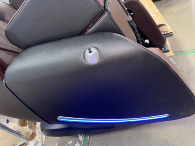 Photo 4 of *POWERS ON** Real Relax Massage Chair Favor-06, Full Body Zero Gravity SL-Track Shiatsu Massage Recliner Chair with APP Control, Brown
