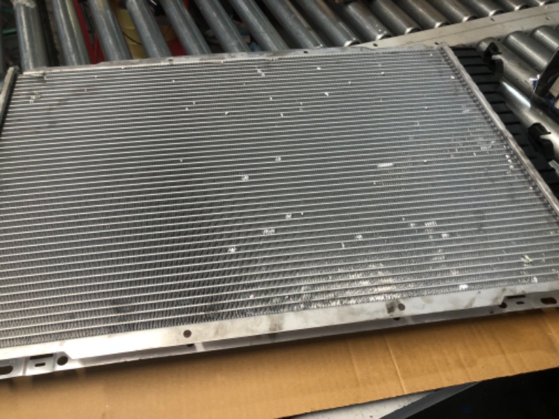 Photo 5 of ***DAMAGED - DENTED - SEE PICTURES***
DWVO Radiator Compatible with 1998-2005 Mercury Grand Marquis 2003-2004 Marauder 1998-2005 Lincoln Town Car 1998-2002 Ford Crown Victoria 4.6L V8