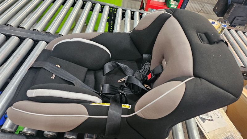Photo 1 of Safety 1st Guide Convertible Car Seat, Fits 3 Across, Forward Facing and Rear Facing, Chambers