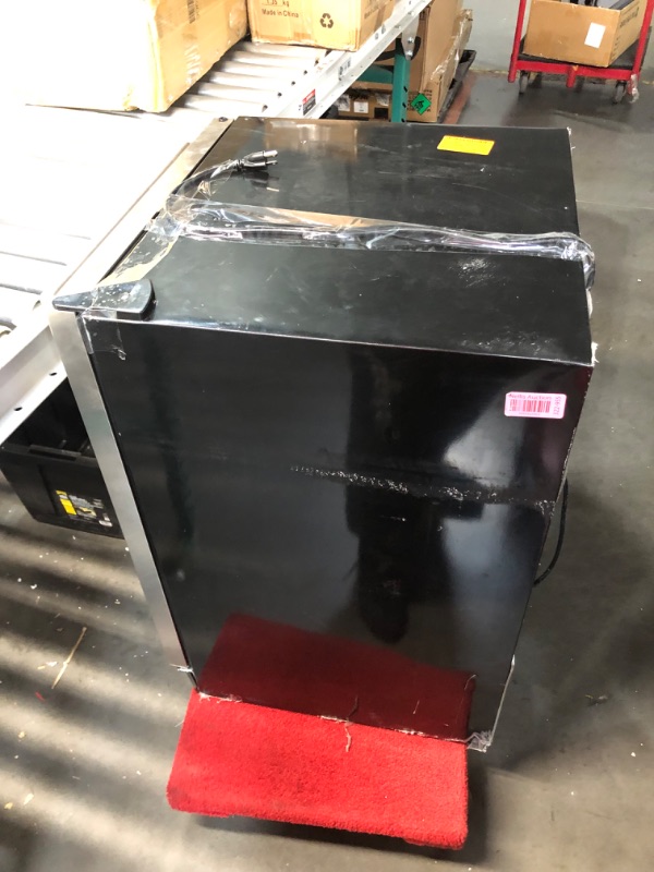 Photo 1 of **FOR PARTS, READ NOTES**
Magic Chef
44 Bottle Dual Zone Wine Cooler in Stainless Steel