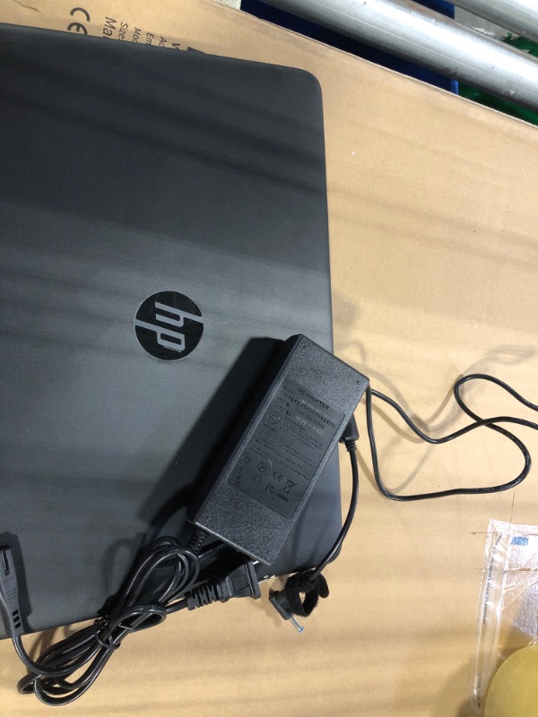 Photo 1 of ***FOR SPARE PARTS ONLY, THE SCREEN DOES NOT TURN ON*** HP EliteBook 840 G1 14" Laptop, Intel Core i5, 8GB RAM, 240GB SSD, Webcam, Win10 Pro (Renewed)