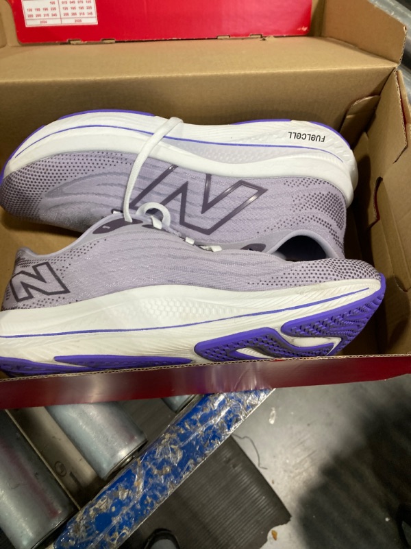 Photo 2 of ***very used***dirty***
New Balance Women's WWWKEV1 Walking Shoe, Grey Violet/Electric Indigo/Shadow, 9.5 Wide