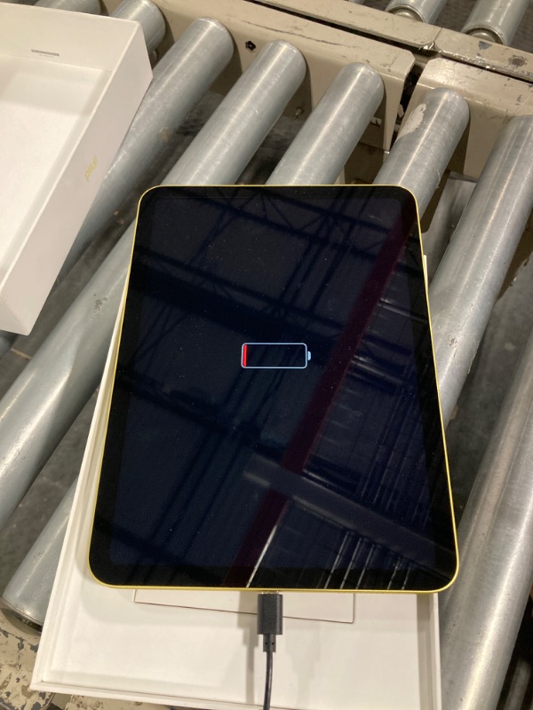 Photo 5 of ***Locked, need to be reset*** Apple iPad (10th Generation): with A14 Bionic chip