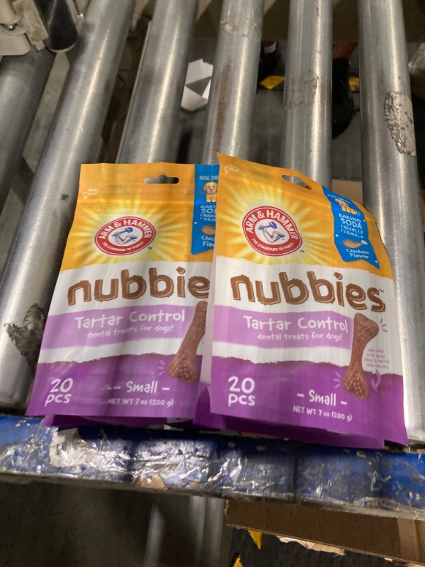 Photo 2 of 2 PACK Arm & Hammer For Pets Nubbies Dental Treats for Dogs | Dental Chews Fight Bad Breath, Plaque & Tartar without Brushing | Baking Soda Enhanced Chicken Flavor Dog Treats, 20 Pcs (Packaging may vary)