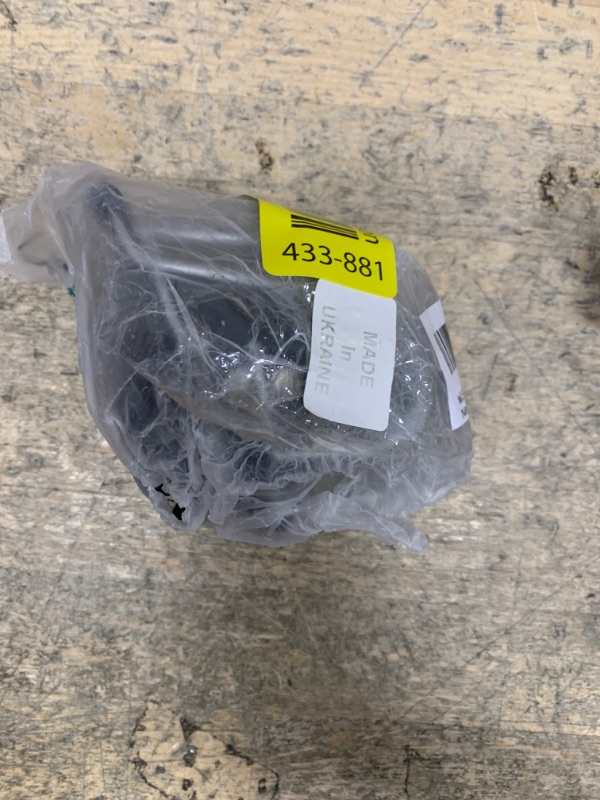 Photo 1 of ?0.5 Dog Chrome Metal Muzzles Wire Basket Adjustable Leather Straps ?ircumference is 6.6-8.2 in The Length is 1.9-2.3 in