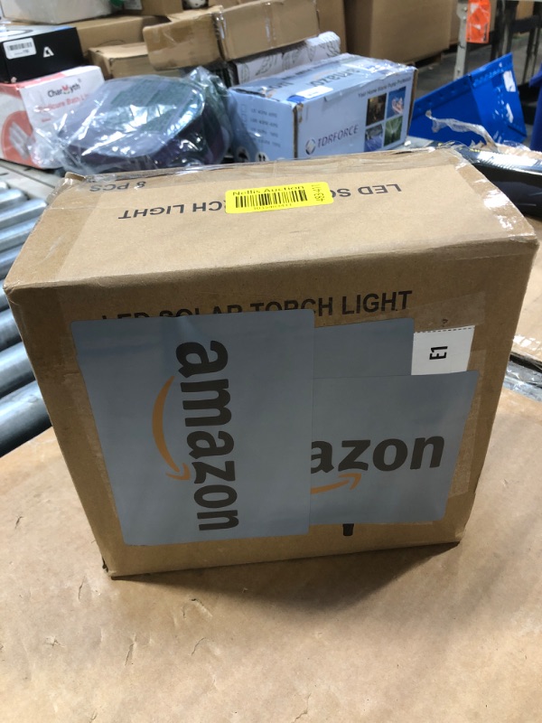 Photo 1 of (8 PACK) Solar Outdoor Lights, Solar Torch Light with Flickering Flame for Garden Decor, Solar Garden Lights, Waterproof Solar Powered Outdoor Lights, LED Flame Torches for Outside Patio Path Yard

**7 LAMPS**