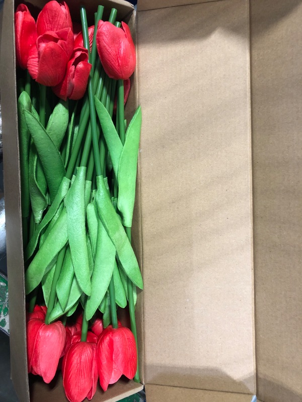 Photo 1 of 20PCS Red Artificial Flower Tulips PU Real Touch Tulips for Home Wedding Decoration Brides Hand Holding Bouquet Artificial Flower Decoration (Type-Red)