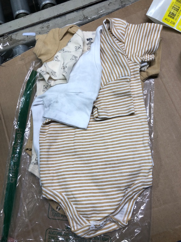 Photo 2 of ***1 PIECE IS MISSING***
Hudson Baby Unisex Baby Cotton Bodysuits, Teddy Bears 5-Pack, 12-18 Months