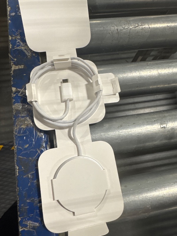 Photo 1 of Apple MagSafe Charger (2m) - Wireless Charger with Fast Charging Capability, Compatible with iPhone and AirPods ???????