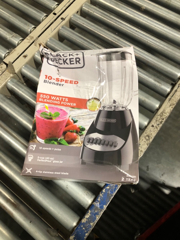 Photo 2 of Black & Decker BL2010BG 10 Speed Blender