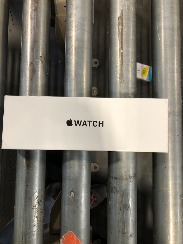 Photo 4 of Apple Watch SE (2nd Gen) [GPS 40mm] Smartwatch with Starlight Aluminium Case with Starlight Sport Band S/M. Fitness and Sleep Trackers