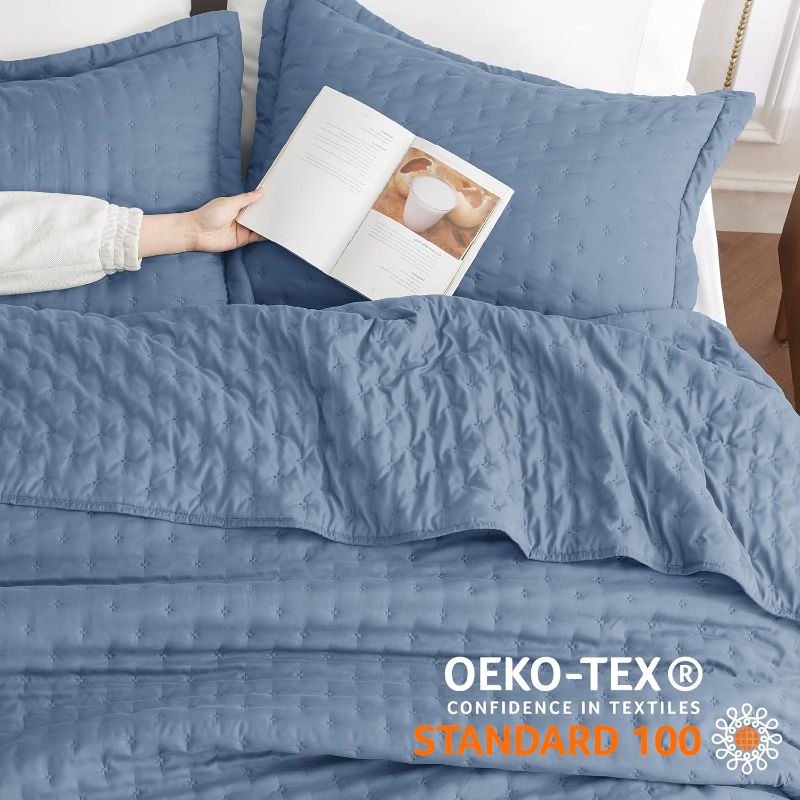 Photo 1 of 
Bedsure King Size Quilt Set, Soft Ultrasonic King Quilt Bedding Set, Clover King Bedspread, Lightweight Bedding Coverlet for All Seasons *** 5 SETS *** 