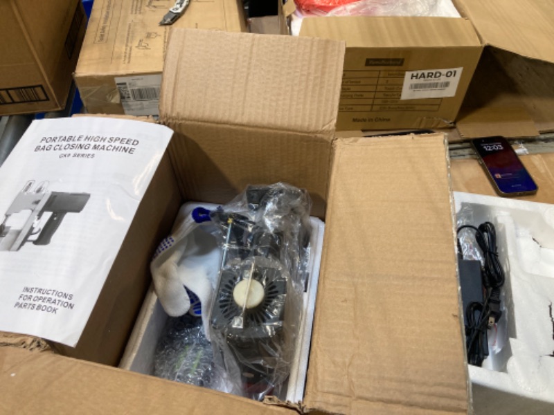 Photo 1 of SDRTOP Battery Bag Sewing Closing Machine Cordless Portable Bag Closer Stitcher Packing Machine for Burlap Sack, Canvas,Feed Sacks,Rice Bags, PP Woven Kraft Paper Bag