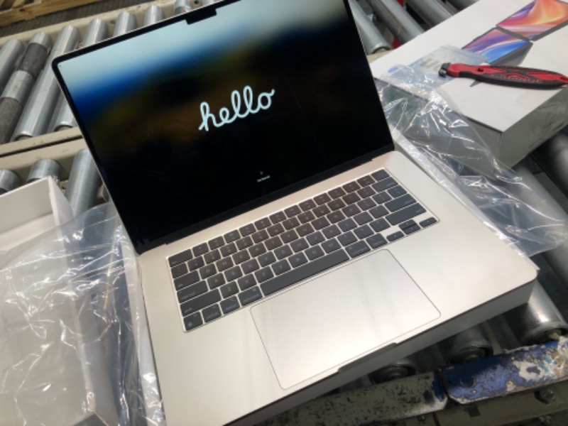 Photo 4 of Apple 2024 MacBook Air 15-inch Laptop with M3 chip: Built for Apple Intelligence, 15.3-inch Liquid Retina Display, 8GB Unified Memory, 512GB SSD Storage, Backlit Keyboard, Touch ID; Starlight