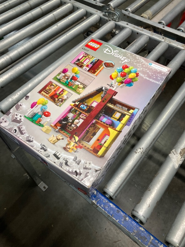 Photo 2 of ***looks like new box***Disney and Pixar ‘Up’ House 43217